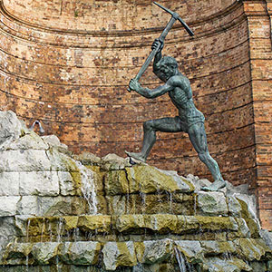 Particolare della fontana monumentale del cavatore a Catanzaro